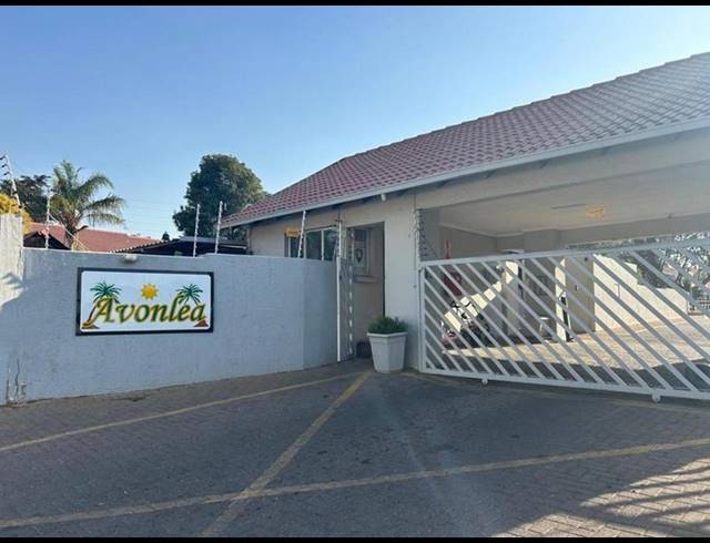 2 BEDROOM PROPERTY TO RENT IN GLEN MARAIS